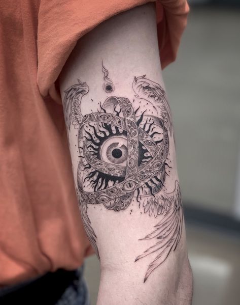 Back Eye Tattoo, Ophanim Tattoo, Dark Tattoo Ideas, Rip Tattoos For Mom, Feminine Skull Tattoos, Feminine Tattoo Sleeves, Sick Tattoo, Creepy Tattoos, Dark Tattoo