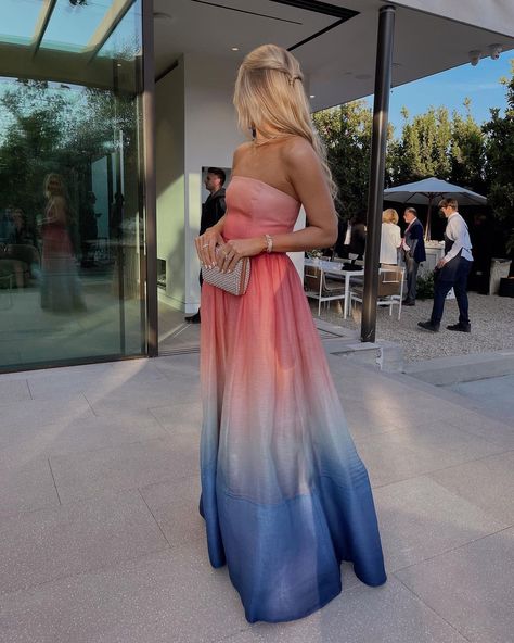 wedding guest dress, summer dress, style inspiration Summer Dress Style, Ombré Dress, Organza Material, Elegant Life, Ombre Prom Dresses, Ombre Maxi Dress, Blue Organza, Straight Across Neckline, Bra Support