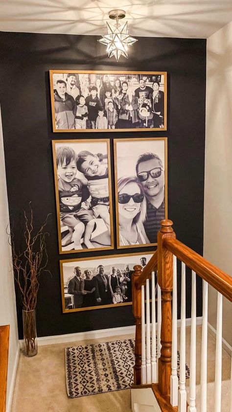 Family Photos Wall Decor, Picture Gallery Wall, Family Photo Wall, Photo Wall Decor, Decoration Photo, Decor Home Living Room, Wall Gallery, Home Design Decor, Hallway Decorating