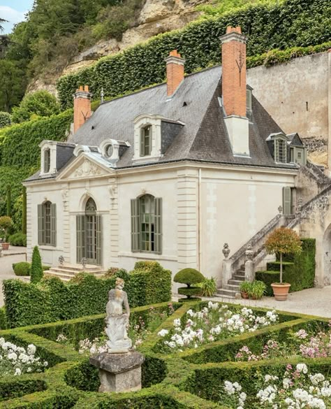 Old French Country House, French Chateau Aesthetic, Chateau Aesthetic, House Motivation, Old French House, Facade Elements, French Chateau Homes, Shell Cottage, Front Extension