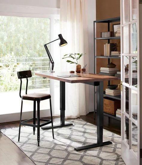 12 Standing Desks That Don't Belong In An Office Building | HuffPost Life Diy Office Desk, Computer Desk Design, Cheap Office Furniture, Office Desk Designs, Standing Desk Office, Diy Office, Stand Up Desk, Stand Desk, Sit Stand Desk