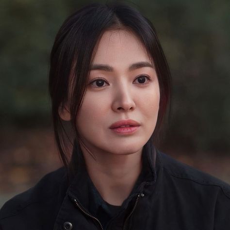 The Glory Kdrama Song Hye Kyo, Moon Dong Eun Icon, The Glory Dong Eun, The Glory Aesthetic, Song Hye Kyo The Glory, The Glory Song Hye Kyo, Glory Aesthetic, Moon Dong Eun, Dong Eun