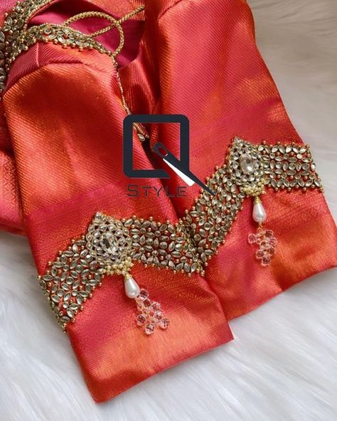 Kundan Work Blouses, Vanki Model Blouse Design, Kundan Maggam Work Blouses, Vanki Maggam Work Blouses, Vangi Design Blouse Aari Work, Vanki Design Blouse, Gold Blouse Designs, Magam Work Designs, 50 Blouse Designs