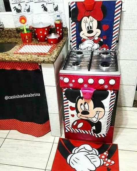 Disney Character Makeup, Home Disney, Disney Ornaments, Mad Tea Party, Bathroom Idea, Disney Home, Bathroom Kids, Disney Character, Kids' Bathroom