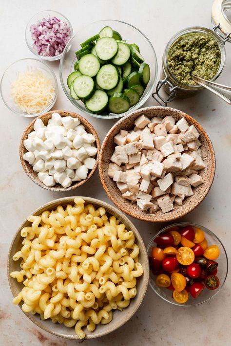 Nothing says fresh quite like the vibrant flavors in this easy Chicken Pesto Pasta Salad.It’s my go-to meal prep option when the weather gets warm. I love that it’s full of chicken, pasta, fresh veggies, cheese, and pesto, so I’m getting both flavor and nutrition. Chicken Pesto Pasta Salad, Chicken Pesto Pasta, Homemade Pesto Recipe, Pasta Fresh, Pesto Pasta Salad, Chicken Pesto, Easy Pasta Salad Recipe, Bacon On The Grill, Pesto Chicken Pasta