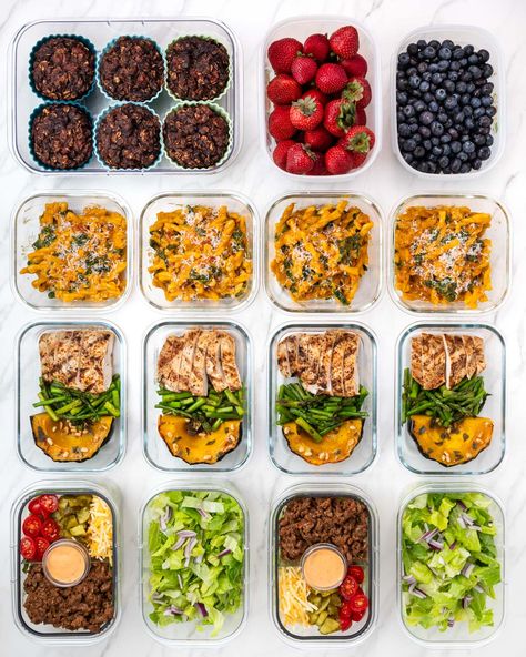 Ultimate healthy eating weekly meal plan with recipes, nutrition info, and scannable My Fitness Pal barcodes for easy tracking! Fitness Pal Recipes, My Fitness Pal Recipes, Strawberry Oatmeal Muffins, Free Weekly Meal Plan, Macro Nutrition, Big Mac Salad, Weekly Meal Plans, Mac Salad, Strawberry Oatmeal