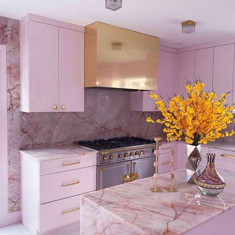 Rose Quartz Interiors, Lavender Kitchen, Quartz Kitchen, Gold Kitchen, Pink Kitchen, Counter Tops, Dream Rooms, Dream House Decor, Design Case