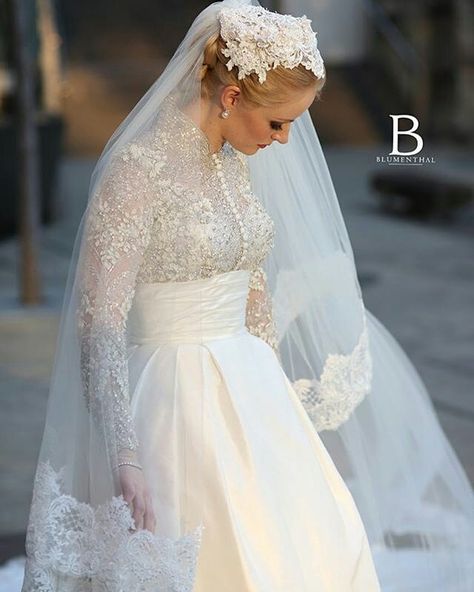 Grace Kelly inspired bride. Exquisite detail in this gown @normabridalcouture @blumenthalphotography #weddingdress Grace Kelly Wedding Dress, Australian Wedding Dress Designers, Grace Kelly Wedding, Australian Wedding Dresses, Wedding Dress Designers, Australian Wedding, A Wedding Dress, Moda Vintage, Wedding Veils