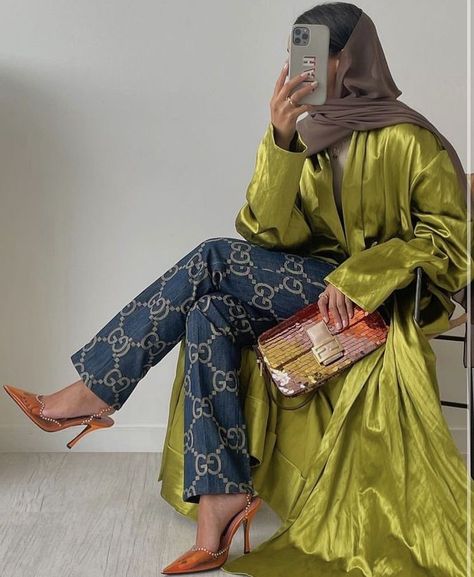 Dubai Fashionista, Abaya Fashion Dubai, Popular Aesthetic, Look Rich, Estilo Hijab, Generational Wealth, Eid Outfits, Aesthetic Content, Modest Summer Outfits