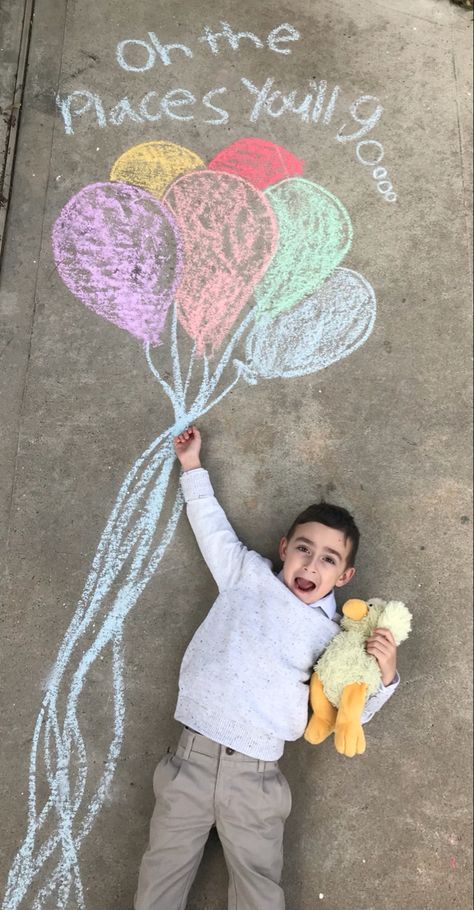 Kindergarten Picture Ideas, Kindergarten Chants, Chalk Photos, Kindergarten Pictures, Chalk Ideas, Daycare Crafts, Birthday Idea, Chalk Art, Birthday Photoshoot