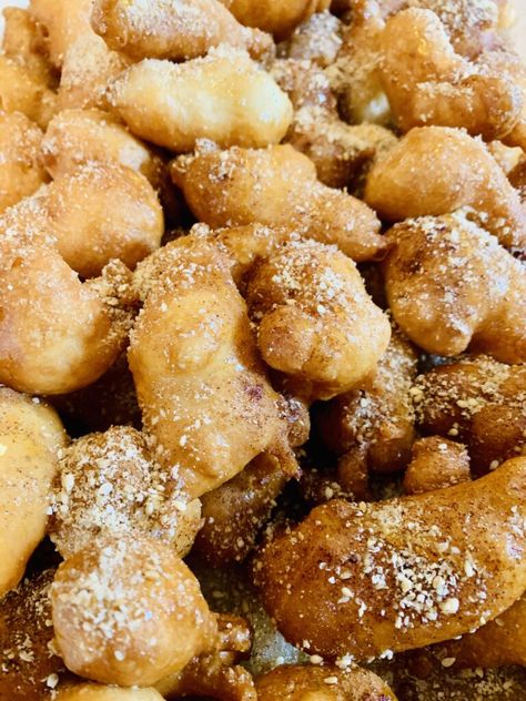 Traditional Greek Loukoumades Recipe (Greek Honey Puffs) Greek Loukoumades Recipe, Greek Loukoumades, Loukoumades Recipe, Pastitsio Recipe, Greek Pastitsio, Honey Puffs, Greek Meatballs, Stuffed Grape Leaves, Low Carb Meatballs