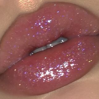 Disco Cherry, Cherry Lip Gloss, Glossy Lips Makeup, Lip Art Makeup, Cherry Lips, Lip Makeup Tutorial, Shiny Lips, Lip Gloss Collection, Glitter Lips