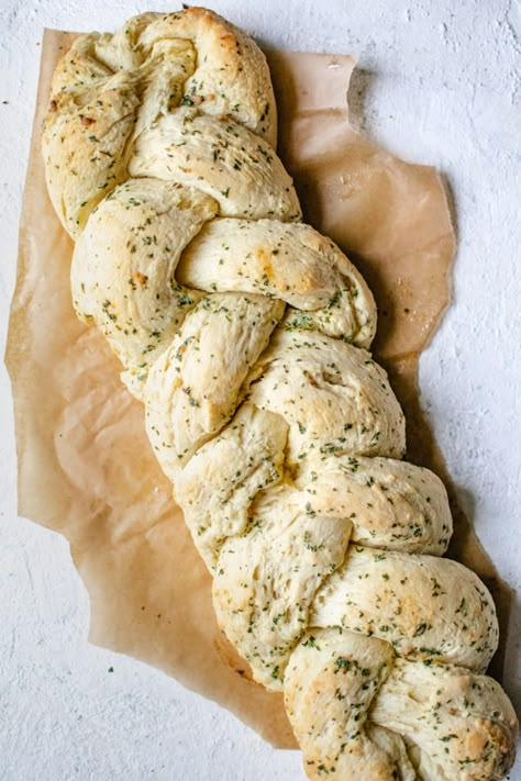 Garlic Knot Bread, Knot Bread, Garlic Knot, Homemade Bread Recipes, Homemade Garlic Bread, Herb Bread, Garlic Knots, Braided Bread, Garlic Bread Recipe