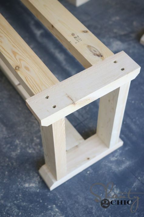 Dining Bench Diy, Farmhouse Kitchen Diy, Farmhouse Dining Benches, Farmhouse Bench Diy, Trendy Farmhouse Kitchen, Farmhouse Table With Bench, Dining Furniture Makeover, Rustic Dining Furniture, Kitchen Table Bench