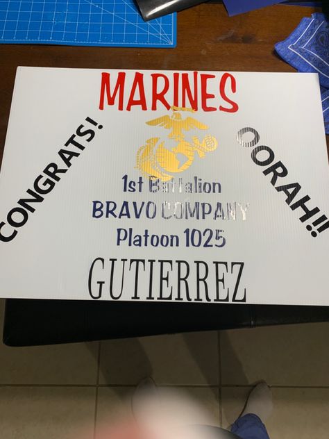 I’m a proud Marine mom🇺🇸 ❤️ Marine Family Day Signs, Marine Welcome Home Signs, Marine Moto Run Signs, Boot Camp Graduation Signs, Bootcamp Graduation Signs, Marine Poster Graduation, Marine Bootcamp Graduation Signs, Marine Graduation Posters, Crucible Marines