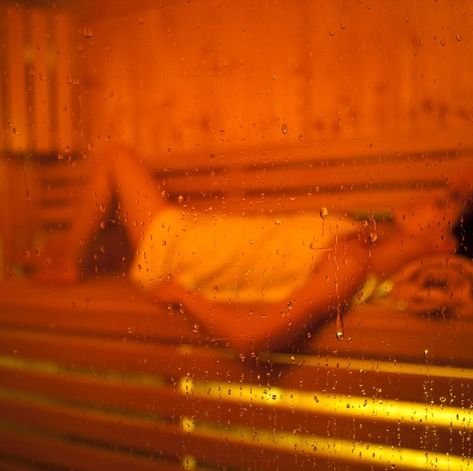 Girl in Sauna Sauna Health Benefits, Sauna Benefits, Moist Heat, Sauna Room, All Of The Lights, Integrative Health, Hard Workout, Infrared Sauna, Steam Room