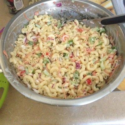 Healthier Classic Macaroni Salad Easy Cold Pasta, Healthy Macaroni Salad, Summer Macaroni Salad, Easy Cold Pasta Salad, Pa Dutch Recipes, Amish Macaroni Salad, Creamy Macaroni Salad, Macaroni Salads, Pennsylvania Dutch Recipes