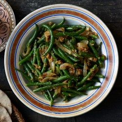 Fossolia (Ethiopian-Style Green Beans) - EatingWell.com Fasolia Recipe, Ayurvedic Meals, Cultural Meals, Green Bean Side Dish, Bean Side Dish, Green Bean Side Dish Recipes, Vegetarian Breakfasts, Ethiopian Recipes, Dream Fridge