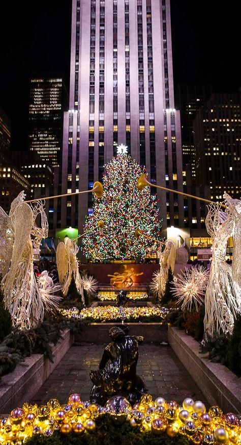 New York In December, New York Noel, Nyc In December, Christmas Nyc, New York City Christmas, New York City Aesthetic, Nyc Christmas, Christmas In The City, City At Night