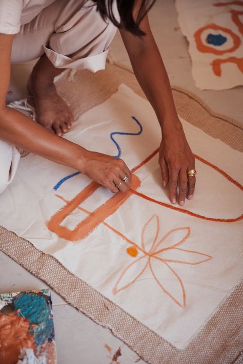 자수 디자인, Punch Needle, Shibori, Fabric Painting, Artist At Work, Textile Art, Textile Design, Painting & Drawing, Diy Art