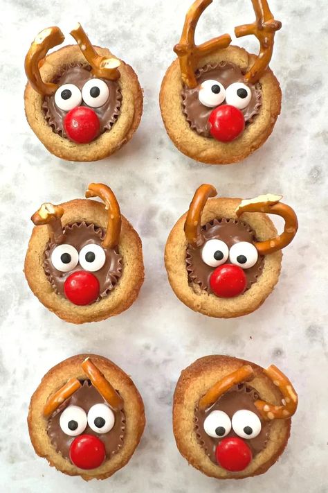 Cookies To Make With Kids, Reese Cup Cookies, Christmas Peanut Butter Cookies, Christmas Peanut Butter, Peanut Butter Reindeer Cookies, Reeses Cookies, Cookies To Make, Reindeer Cookies, Peanut Butter Cup Cookies