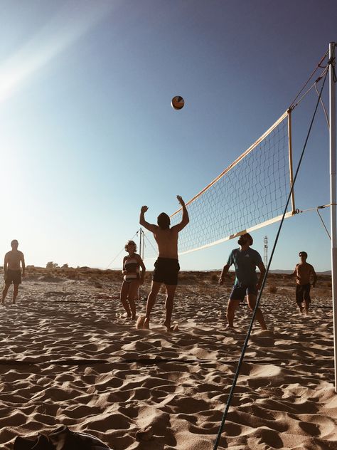 Sand Volleyball Aesthetic, Beach Volley Aesthetic, Heart Bones, Sand Volleyball, Volleyball Wallpaper, Moving To Hawaii, Ball Aesthetic, Logo Game, Beach Volley