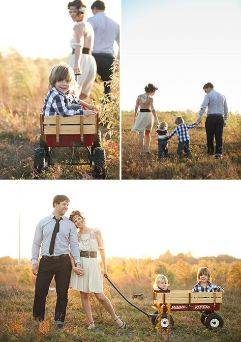 Cute Family Photos, Family Inspiration, Family Shoot, Photographs Ideas, Open Field, Fall Family Photos, Foto Poses, Family Posing, Family Photo Sessions