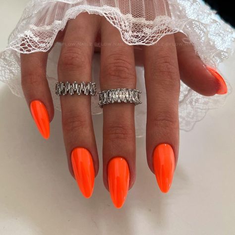 Orange Nail Colors Summer, Electric Orange Nails, Fluro Orange Nails, Neon Orange Pink Nails, Bright Neon Orange Nails, Orange Nails Summer Neon, Lollapalooza Nails, Hot Summer Nails Neon, Nails Summer 2024 Almond