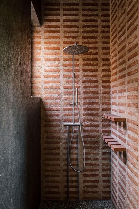 Bilik Air, Amazing Showers, Exposed Concrete, Brick Walls, Brickwork, Family House, Cheap Home Decor, Bathroom Inspiration, Brick Wall