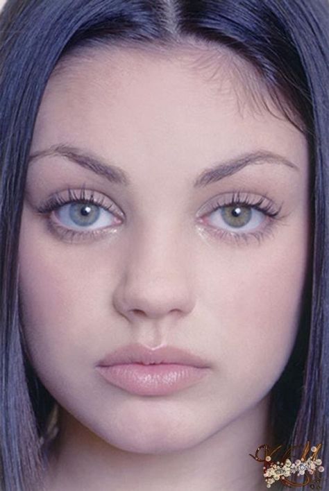 Mila Kunis  ( closeup ) noting her different eye colors  ( heterochromia iridium ) (  2001 photo ) shared to groups 8/13/18 Eye Heterochromia, Mila Kunis Eyes, Mila Kunis Photoshoot, Mila Kunis Hair, Mila Kunis Style, That 70s Show, Mila Kunis, Trendy Fashion Jewelry, Celebrity Travel