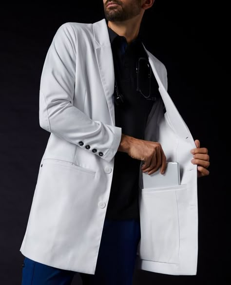 Lab Coats For Men, Men's Lab Coat, Áo Blu, Doctor Coat, White Lab Coat, Scrub Style, Doctor Outfit, Scrubs Outfit, Mens Scrubs