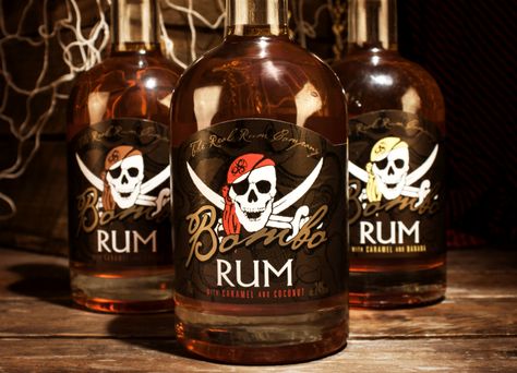 Drink rum on a ship and when its empty yell "Why is the rum always gone?!" Pirate Rum, Gin Kit, Rum Bottle, Pirate Art, Coconut Caramel, Rum Drinks, Personalized Beer, Alcohol Bottles, Alcohol Gifts