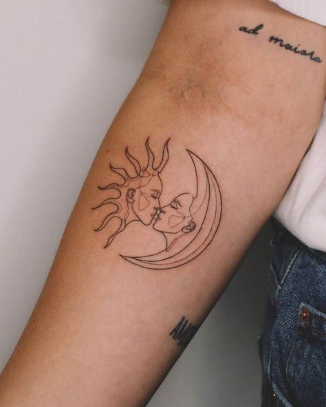 Self Tattoo, Tatuaje Cover Up, Sun And Moon Tattoo, Tarot Tattoo, Aztec Tattoo, Sun Tattoos, Hand Tattoos For Women, Discreet Tattoos, Sun Tattoo