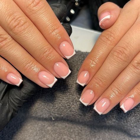 Short French Tip, Natural Nails Manicure, Short French, Spring Acrylic Nails, French Manicure Nails, Girly Acrylic Nails, French Tip Acrylic Nails, Work Nails, Basic Nails