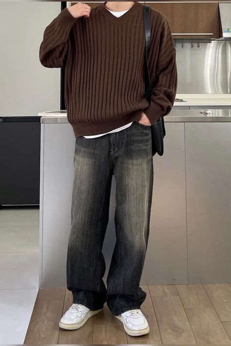 Mens Oversized Sweater Outfits, Cozy Outfit Men, Sweater Men Outfit, Quarter Zip Outfit Men, Sweater Outfits Men, Guy Fits, Street Style Outfits Men, Mens Casual Dress Outfits, Men Stylish Dress