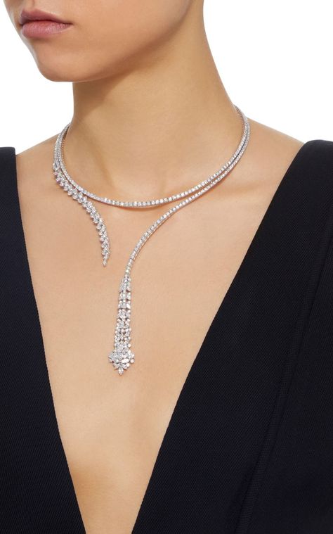 chic and trendy necklace ideas perfect for an elegant woman's outfit Diamond Drop Necklace, Diamond Necklace Designs, Fancy Necklace, Jewellery Sketches, Diamond Necklace Set, Diamond Jewelry Necklace, Diamond Jewelry Designs, Popular Jewelry, Girly Jewelry