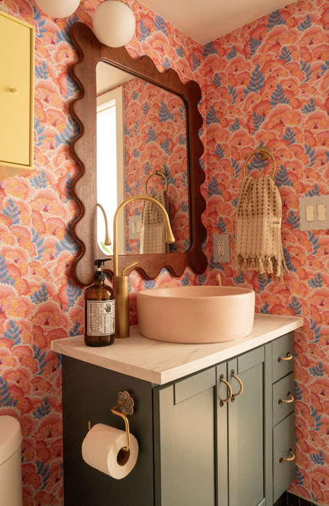 Bold colourful bathroom inspo Colorful Bathroom Design, Small Colorful Bathroom, Wallpapered Bathroom, Pink Concrete, Rental Bathroom, Moving Apartment, Eclectic Bathroom, Concrete Sink, Bathroom Wallpaper