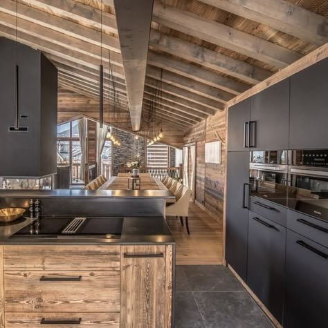 Chalet Modern, Chalet Kitchen, Luxury Chalet Interior, Chalet Interior Design, Mountain Interiors, Modern Chalet, Kitchen Post, Modern Rustic Living Room, Chalet Interior