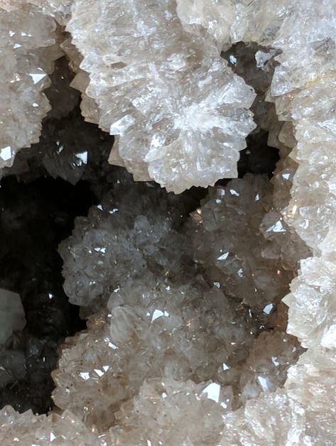 Crystal Geode Aesthetic, Geodes Aesthetic, Geode Aesthetic, Huge Crystals, Geode Crystals, Grey Crystals, Shape Collage, Golden Quartz, Spiritual Crystals