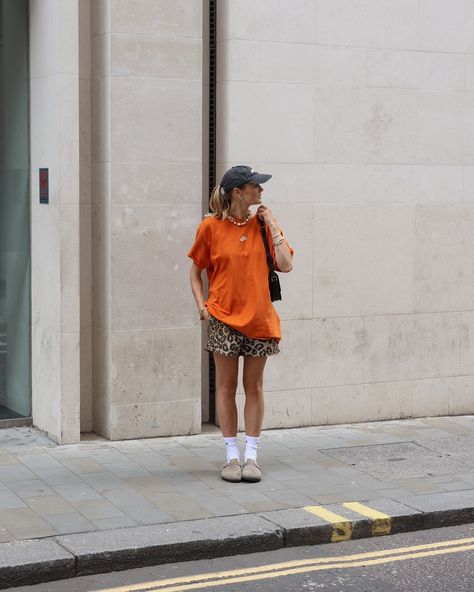 Happy heatwave day! The leopard print love continues 🙌🏼 absolutely baffles me that I never used to wear colour 🍊 Heatwave Outfit, Crocs Outfit, The Leopard, Fashion Outfit, Style Me, Leopard Print, Summer Outfits, Fashion Inspo, Ootd