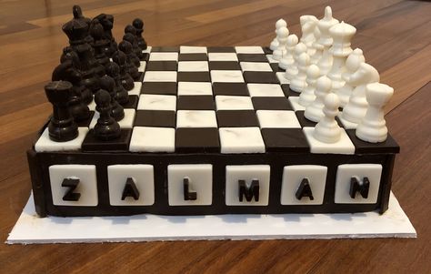 Chess board, chess cake, chess board, chocolate chess, chess birthday, chess wizard, 21 birthday cake, chocolate molds Chess Board Cake Ideas, Chess Cake Ideas, Chess Birthday Party Ideas, Chess Birthday Cake, Chess Birthday Party, Monopoly Cake, Chessboard Cake, Chess Board Cake, Chess Party