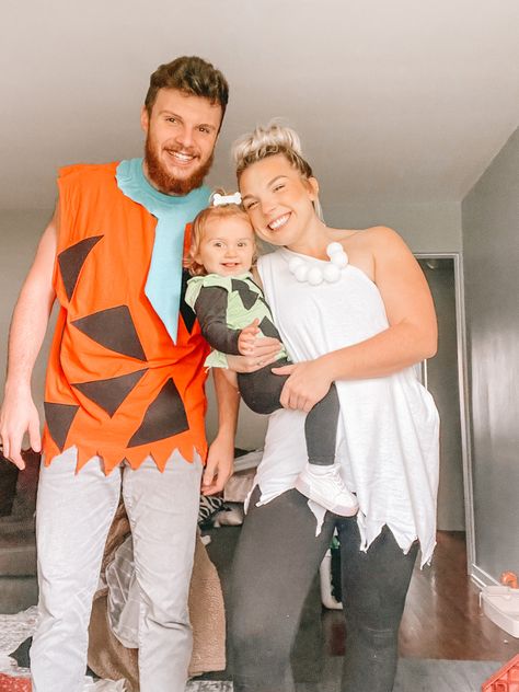 Flinstones Theme Trunk Or Treat, Flinstone Trunk Or Treat, Flintstones Trunk Or Treat Ideas, Flinstones Halloween Costumes Family, Flintstones Family Costume, Diy Flintstones Costumes, Funny Family Halloween Costumes, Flint Stones, Family Costumes For 3