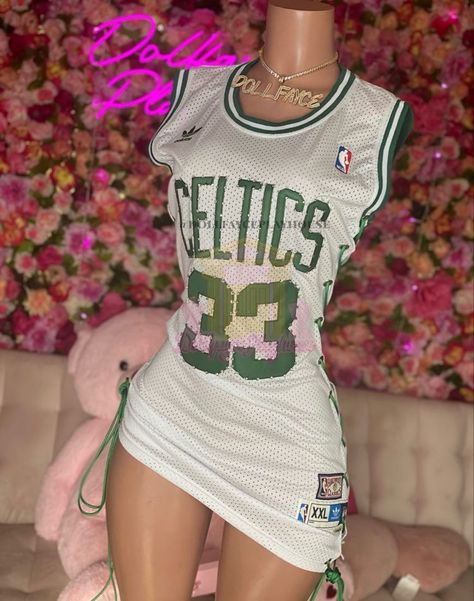 Custom Jersey Outfit, Boston Celtics Aesthetic, Nba Jersey Dress, Jersey Dress Outfit, Celtics Jersey, Hat Jewelry, Black Dresses Classy, Jersey Outfit, Tween Outfits