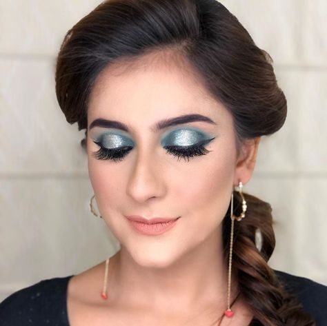 Blue hallow eyes ~via Instagram Hallow Eyes Makeup, Blue Eye Makeup Tutorial, Indian Bridal Makeup, Blue Makeup, Blue Eye Makeup, Love Makeup, Eye Makeup Tutorial, Indian Bridal, Beauty Inspiration