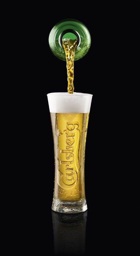 Beer - Carlsberg's Advertising Beer Advertising Photography, Beer Advertising Design, Carlsberg Beer, Beer Ideas, Beer Pack, Alcohol Ads, Beer Images, Bar Equipment, Heineken Beer