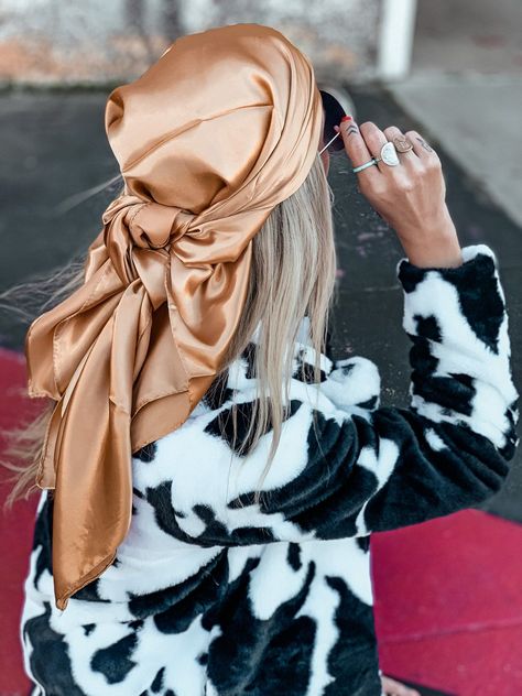 Silk Head Scarf Outfit, Head Scarf Outfit, Scarf Aesthetic, Western Wild, Head Coverings, Silk Scarf Hair, Hair Scarf Styles, Silk Headscarf, Hair Things