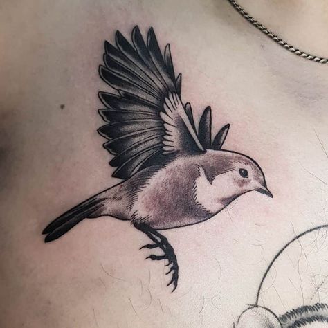 Robin Tattoo Ideas, Robin Bird Tattoos, Claddagh Tattoo, Red Robin Bird, Robin Tattoo, Tiny Bird Tattoos, Left Arm Tattoos, Vogel Tattoo, Hyper Realistic Tattoo