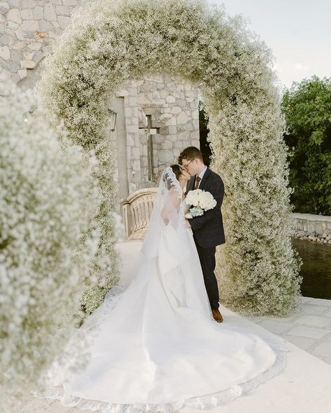 Your Wedding Aesthetics | Music, Traditions, and Love at a Magical Wedding in Mexico✨ Loana and Tim, a vibrant couple united by their love for music, celebrated… | Instagram Alter Arch, Baby Breath Wedding, Aesthetics Music, Baby's Breath Wedding, Wedding Alter, Terrace Wedding, Custom Veil, Mira Zwillinger, Wedding Mirror