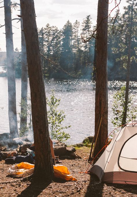 Camping near the water Boundary Waters, Camping Aesthetic, Granola Girl, Camping Life, Camping And Hiking, Go Camping, Adventure Awaits, Tent Camping, In The Woods