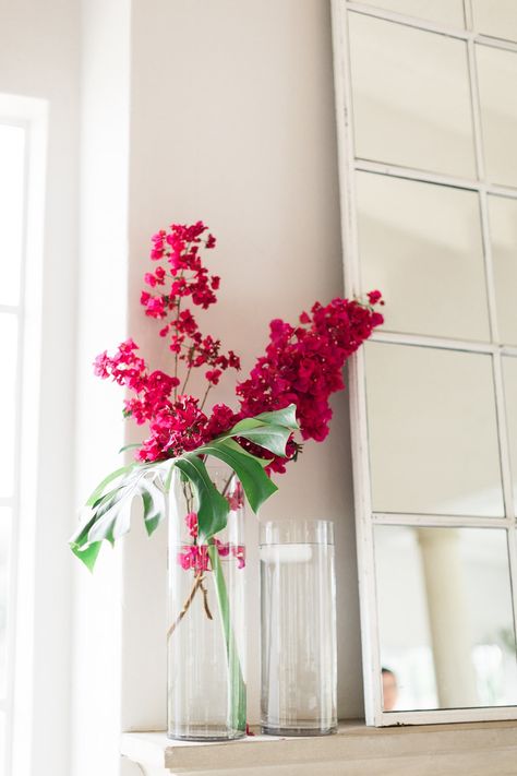 Bougainvillea Arrangement Vase, Bougainvillea Flower Arrangement, Bougainvillea Table Decor, Bougainvillea Centerpiece, Bougainvillea Decor, Bougainvillea White, Bougainvillea Bouquet, Bougainvillea Wedding, Feasting Table